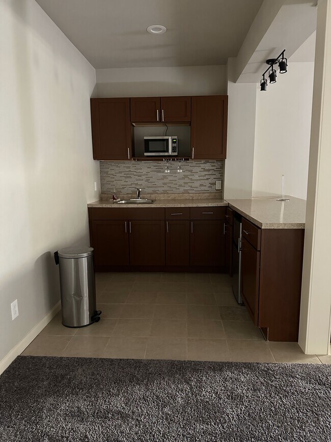 Building Photo - 10307 Ivory Dove Trl