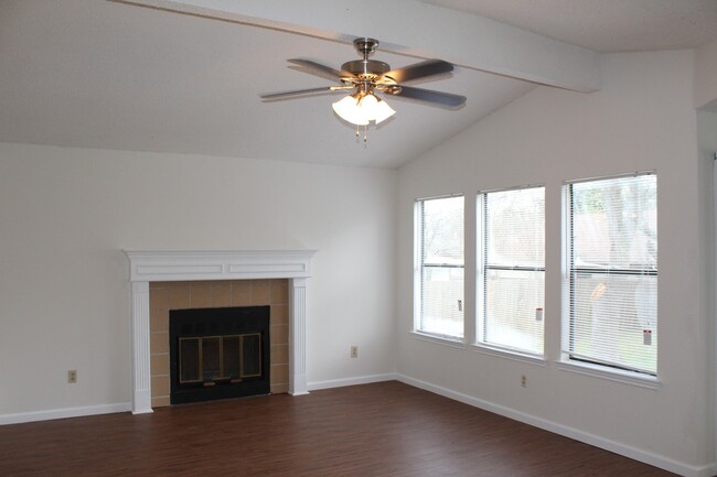 Foto del edificio - GREAT 3/2 HOME IN THE HEART OF NE AUSTIN!