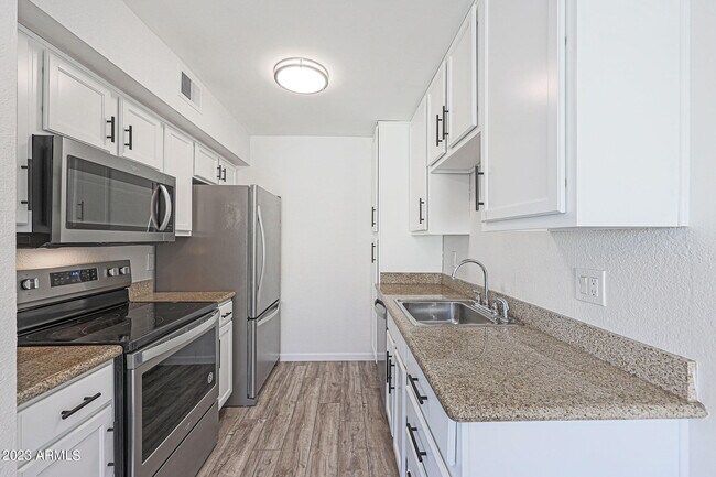 Building Photo - 3500 N Hayden Rd