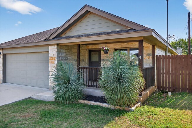 Foto del edificio - 830 Cypress Ln