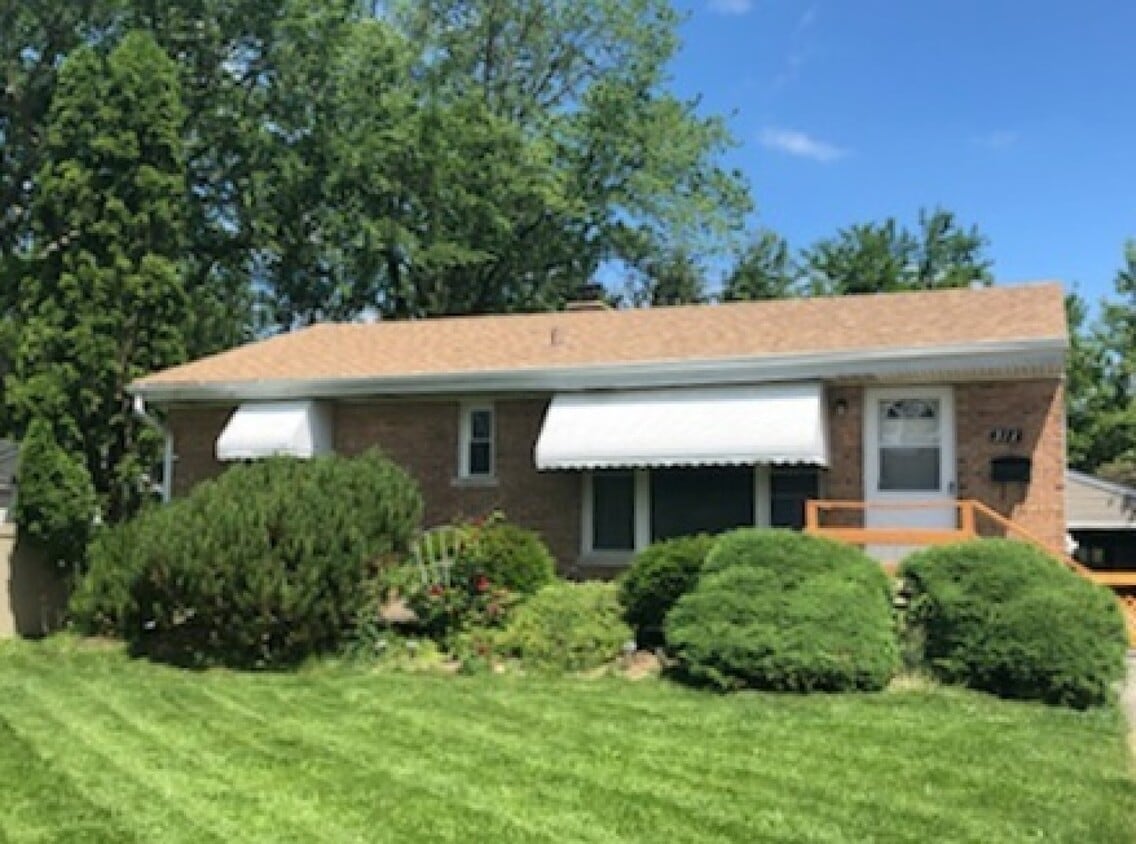 Primary Photo - 311 E Butterfield Rd