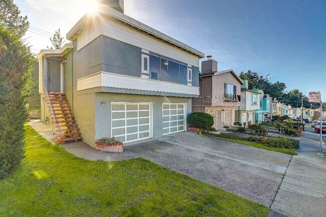 Building Photo - 173 Alta Vista Way