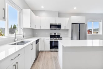 Building Photo - 5724 Sterling Ave