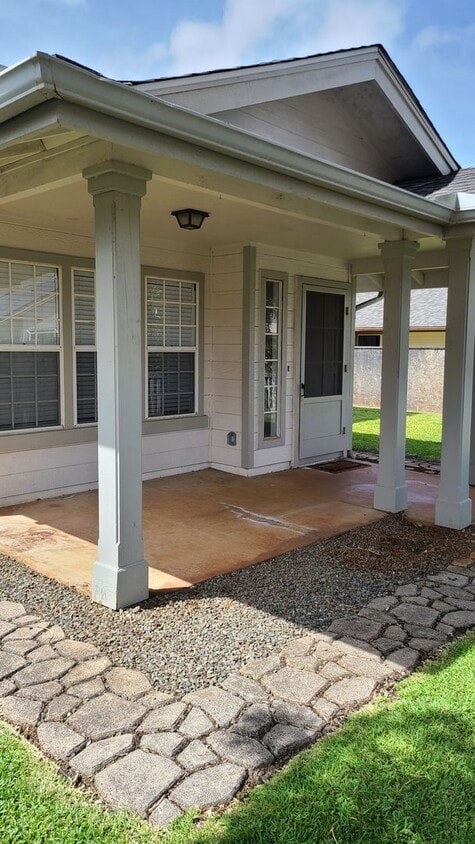 Miliani Na Pua 3 bedroom 2.5 bath fenced yard 2 car garage Pet Nego - Miliani Na Pua 3 bedroom 2.5 bath fenced yard 2 car garage Pet Nego