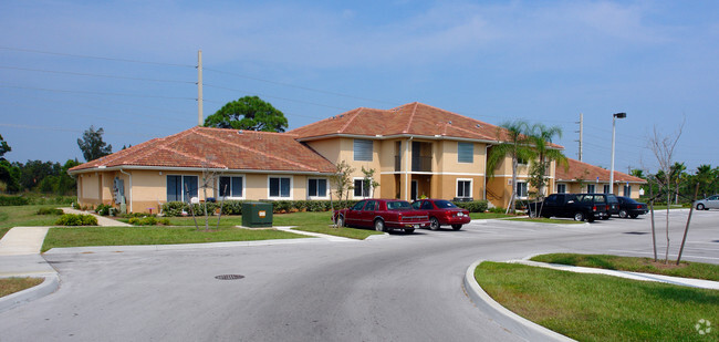 Exterior - Pelican Isles Apartments