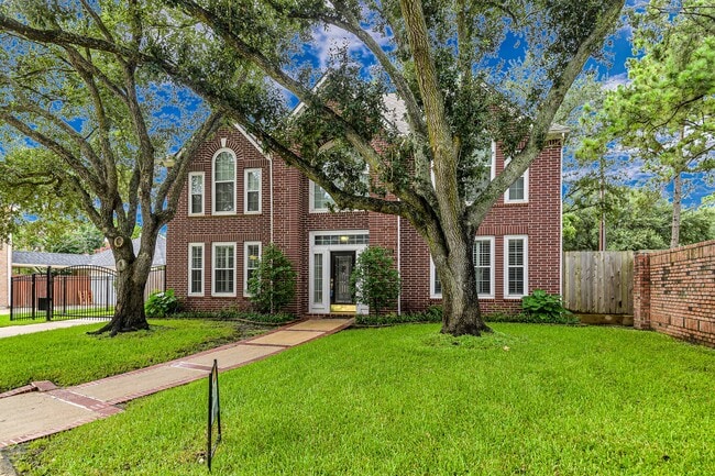 Building Photo - 902 Fairgate Dr