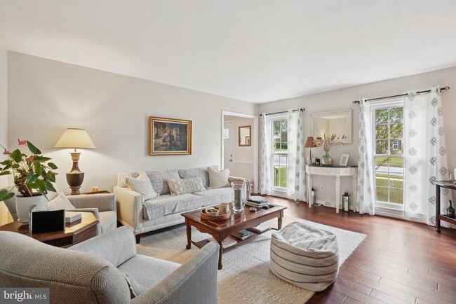 Foto del edificio - 9116 Meadow Rue Ln