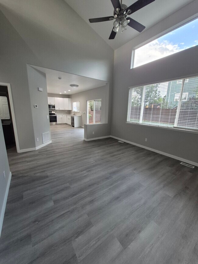 Main Floor - 1825 Meadowbrook Pky