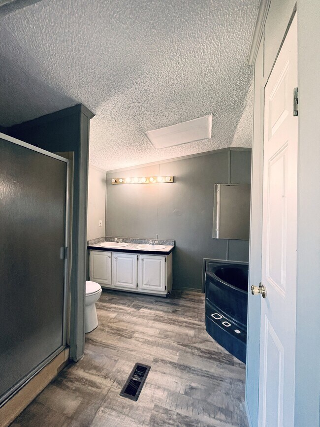Foto del edificio - 225 Hillsdale Estates Ln