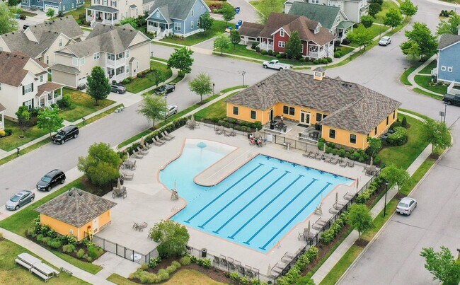 Foto del edificio - READY NOWCl!! A 3-Bedroom Townhome w/Garag...