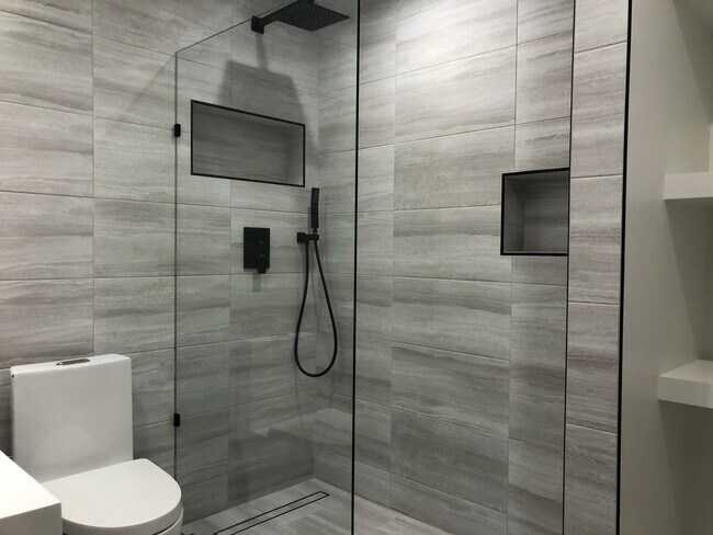 Foto del edificio - 1419 N State Pkwy