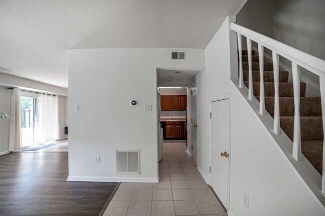 Foto del edificio - 5757 Thunder Hill Rd