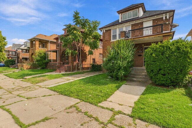 Building Photo - 2691 Pasadena St