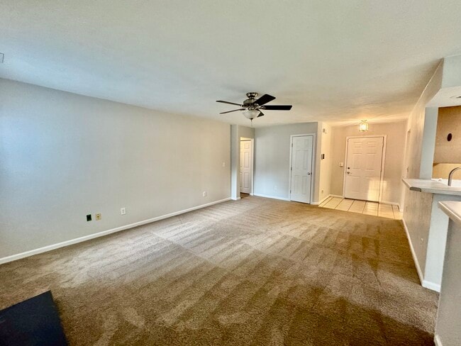 Building Photo - 612 Oak Grove Rd