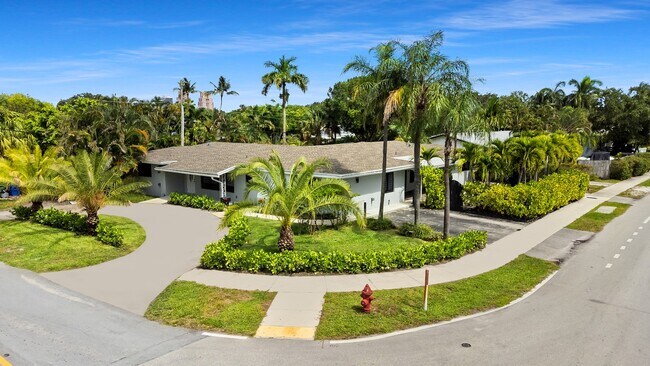 Building Photo - 2808 Middle River Dr