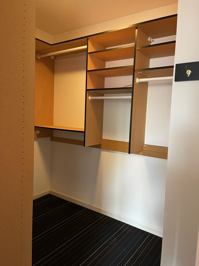 Building Photo - 4111 W Pine Blvd