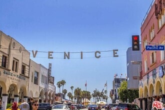 Building Photo - 1212 Abbot Kinney Blvd