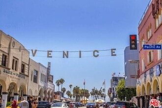 Building Photo - 1212 Abbot Kinney Blvd