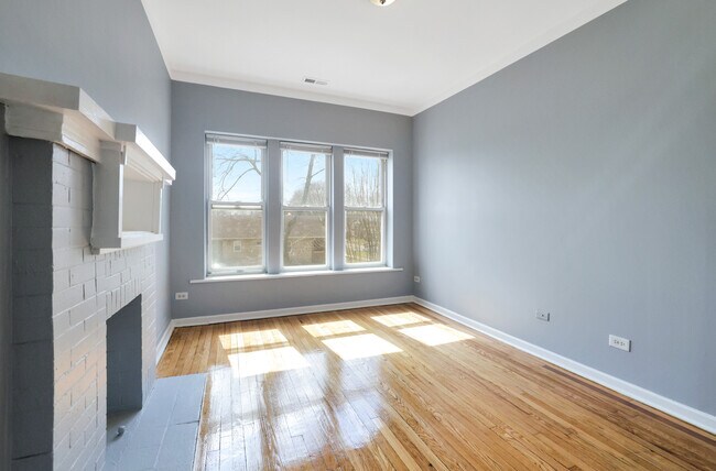 Building Photo - 7255 S Calumet Ave