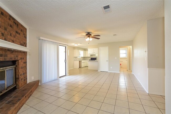Foto del edificio - 1729 SE 8th St