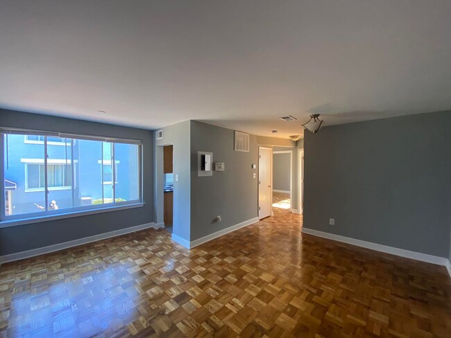 Building Photo - Cozy 2 BR/1 BA Apartment in Congress Heights!