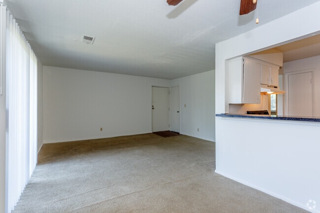 1BR, 1BA - 790 SF - The Village Apartments