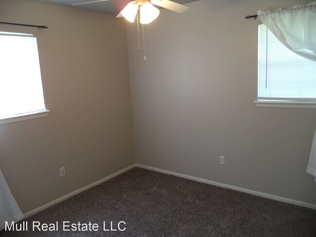 Building Photo - 2 br, 1.5 bath House - 622 Sunset Drive