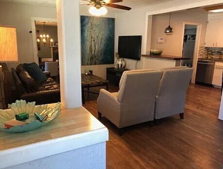 Building Photo - 817 W Highland St