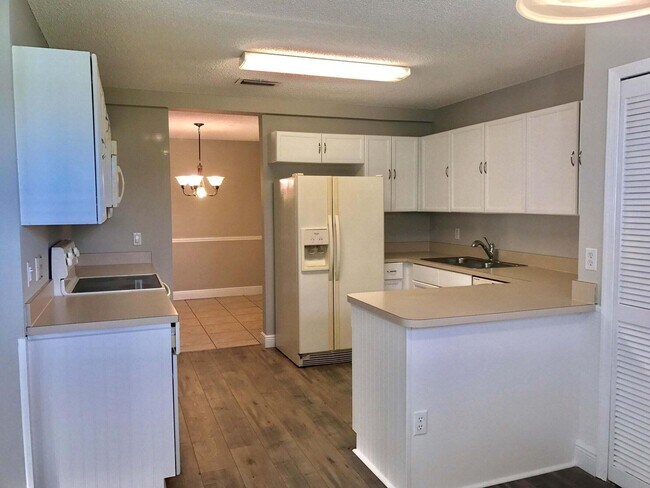 Foto del edificio - 7780 Stone Harbour Dr