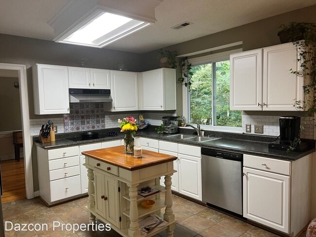 Foto del edificio - 3 br, 2.5 bath House - 8824 Deerland Court