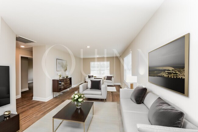 Building Photo - 2157 Miramar Cir