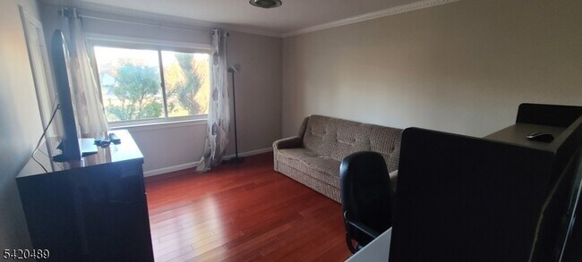 Foto del edificio - 5 Tower Rd