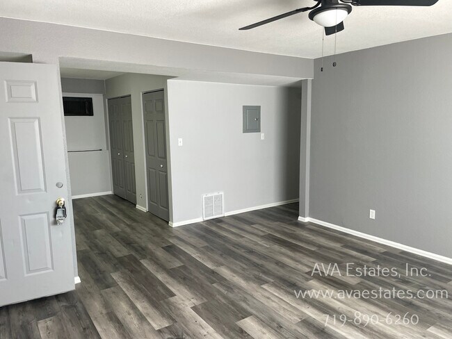 Foto del edificio - 733 E Laporte Dr