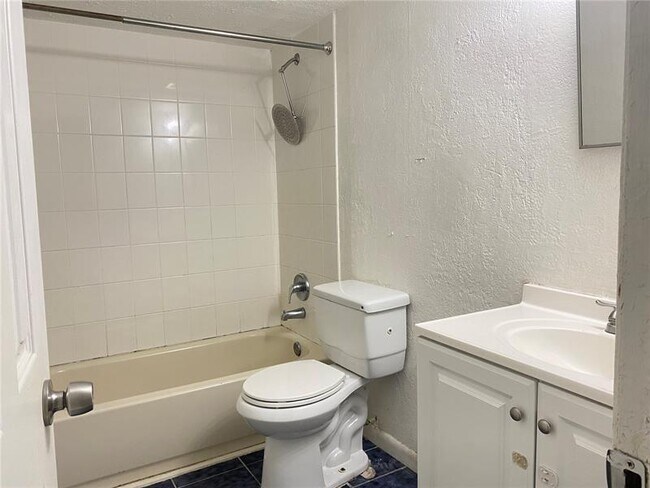 Building Photo - 2209 NW 55th Ter