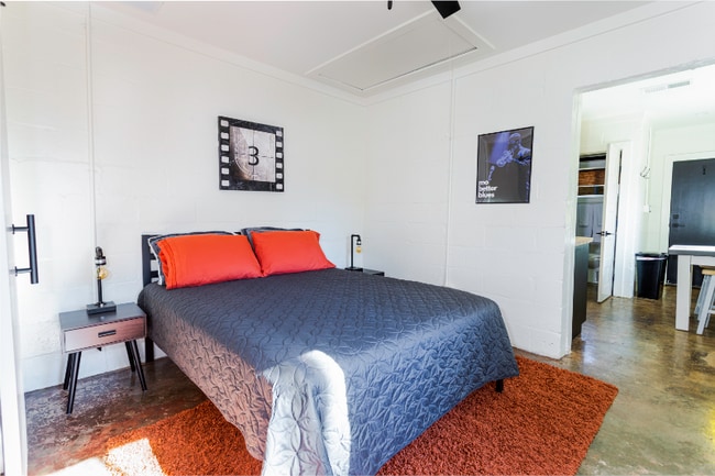 Photo - 958 Smith St SW Apartment