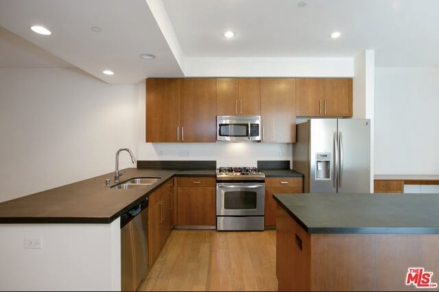 Foto del edificio - 6001 Carlton Way