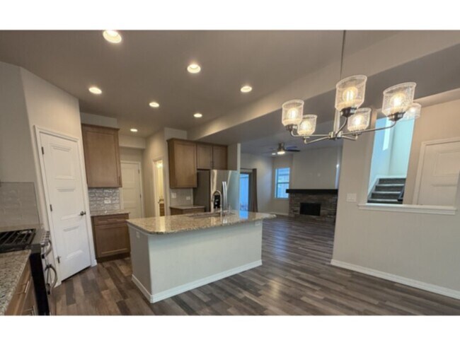 Foto del edificio - Don't miss this newer construction home with a bright, modern design!