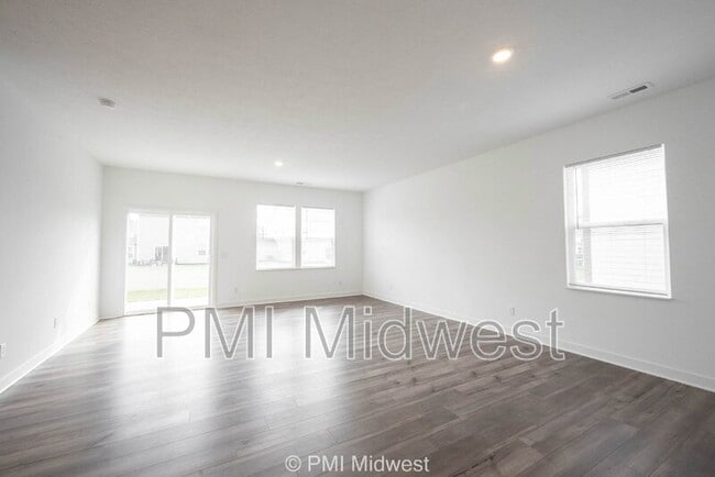 Building Photo - 713 Penrose Pl
