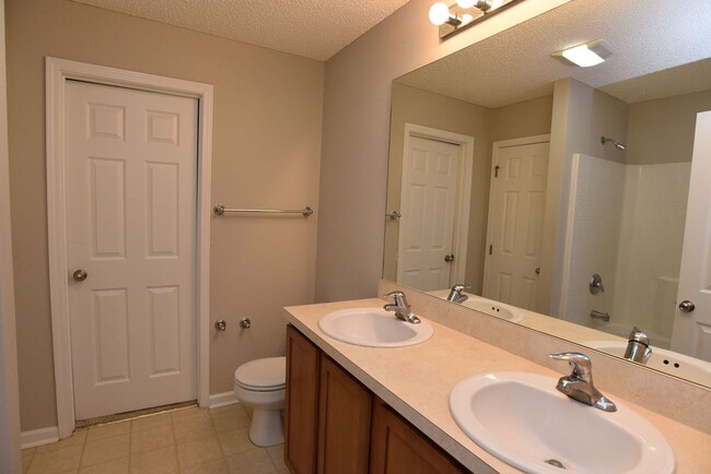 Building Photo - Townhome-Live Oak-Richmond Hill