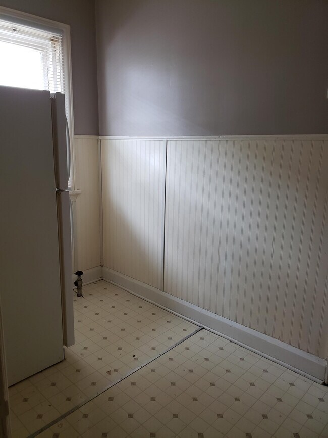 Building Photo - 4055 Walker Ave