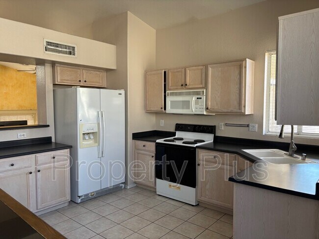 Building Photo - 4814 W Ponderosa Ln