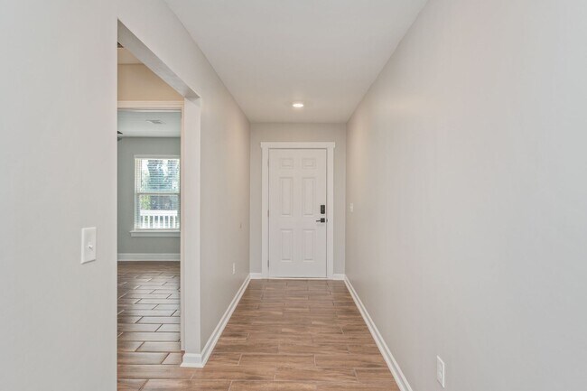 Foto del edificio - NEW Construction for Rent!!  IDEAL location on the edge of town!