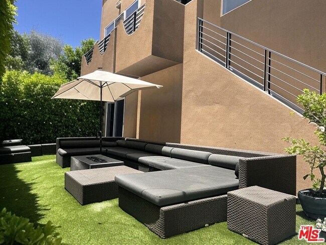 Foto del edificio - 6061 Cashio St