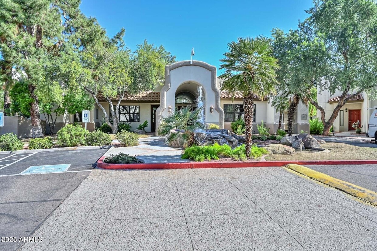 Foto principal - 750 E Northern Ave