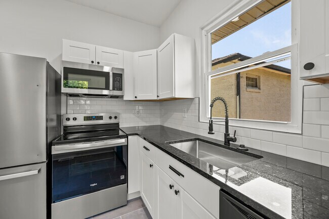 Foto del edificio - 512 Granville Dr