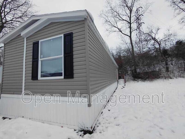 Building Photo - 301 Mantle Ave