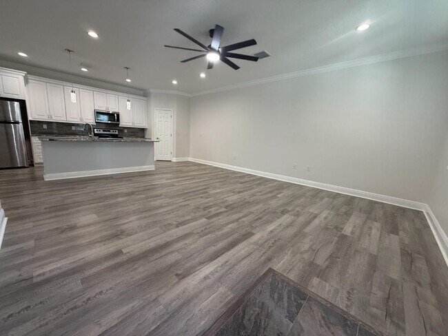 Foto del edificio - 1311 W Washington St