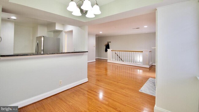 Building Photo - 5705 Chapman Mill Dr