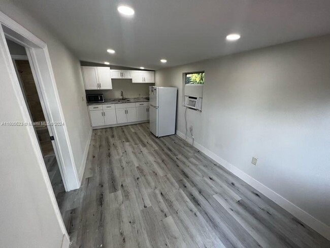 Foto del edificio - 582 E 18th St