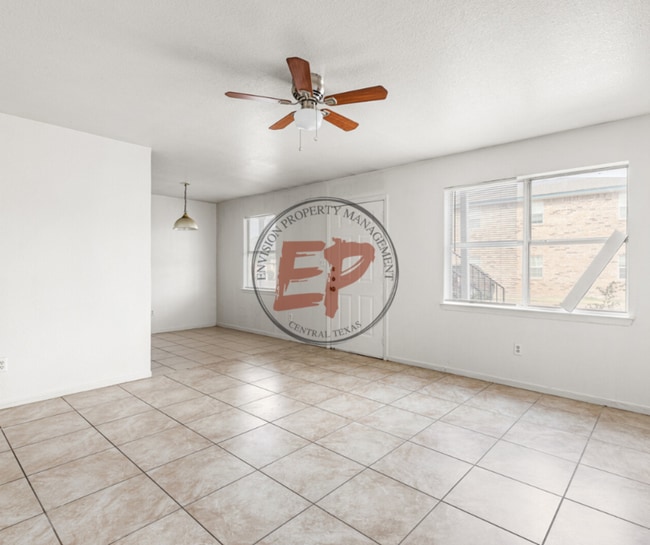 Building Photo - 2324 Breezy Dr